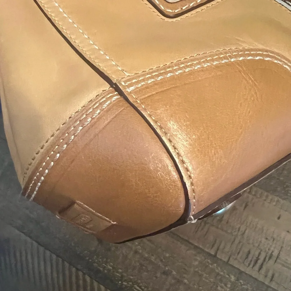 Coach Tan and Brown Leather Shoulder Bag with Turnlock Closure - Picture 9 of 13
